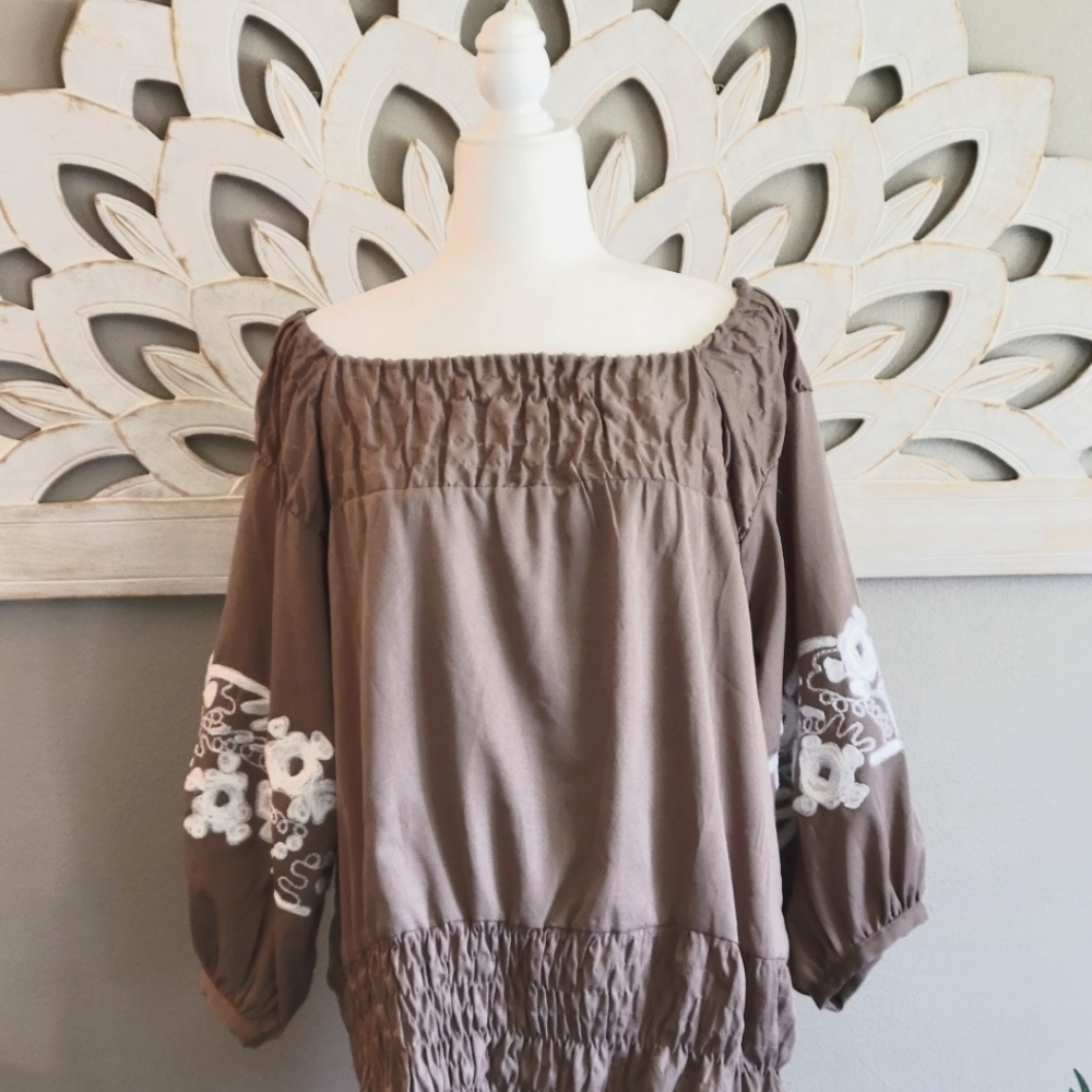 Women's embroidered blouse